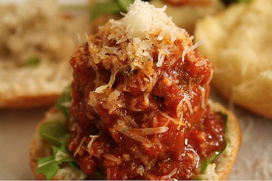 Make Meatball (or Meatless Meatball) Sliders Make Meatball (or Meatless Meatball) Sliders