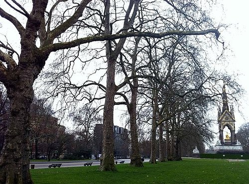 Burberry to Show Autumn Collection in Kensington Gardens