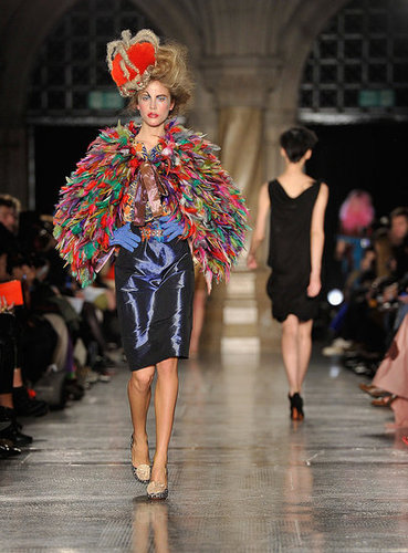Photos of Vivienne Westwood Red Label Autumn Winter 2011 at London Fashion Week 2011-02-21 02:16:40