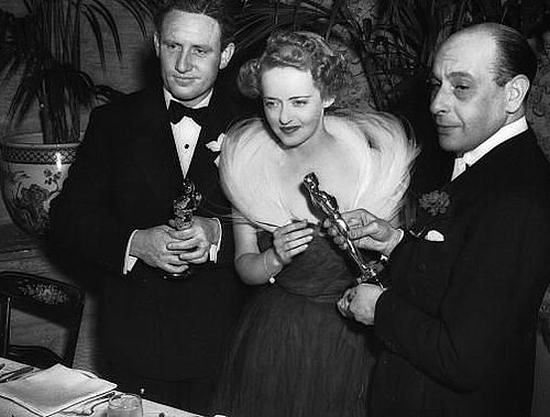 Bette Davis, 1939
Bette Davis, 1939