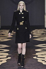 2011 Fall Milan Fashion Week Review: Versace 2011-02-28 13:39:36