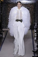Fall 2011 Paris Fashion Week: Yves Saint Laurent 2011-03-07 16:52:18
