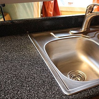Review of Rust-Oleum Countertop Transformations and Laminate Countertop Refinishing