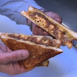 Mac and Cheese Grilled Cheese Sandwich Recipe