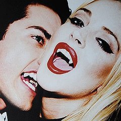 Lindsay Lohan Poses as a Vampire in LA Art Show Lindsay Lohan Poses as a Vampire in LA Art Show