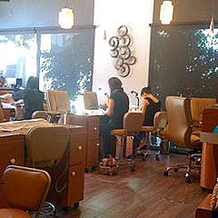 Planet Nails