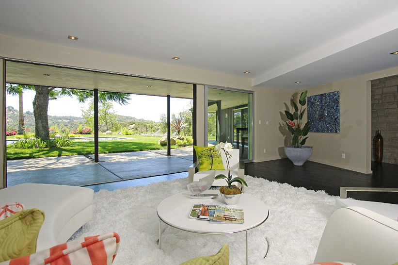Miley Cyrus Snags a New Studio City Home — Take a Private Tour! Miley Cyrus Snags a New Studio City Home — Take a Private Tour!