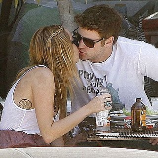 Miley Cyrus and Liam Hemsworth Kissing Pictures