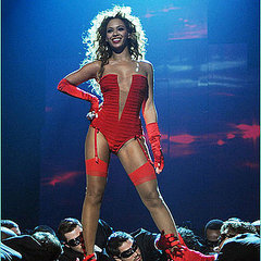 Beyoncé Knowles Sexy Bikini and Performance Pictures