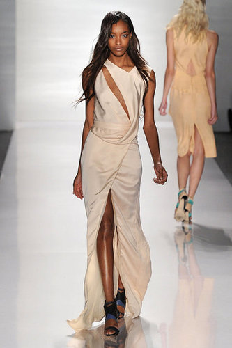 Subtle cutouts and leg-baring slit marked J.Mendel's modern take on sexy evening wear.
Subtle cutouts and leg-baring slit marked J.Mendel's modern take on sexy evening wear.