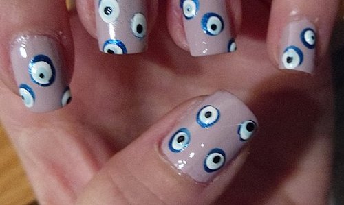 DIY easy evil eye nail art!