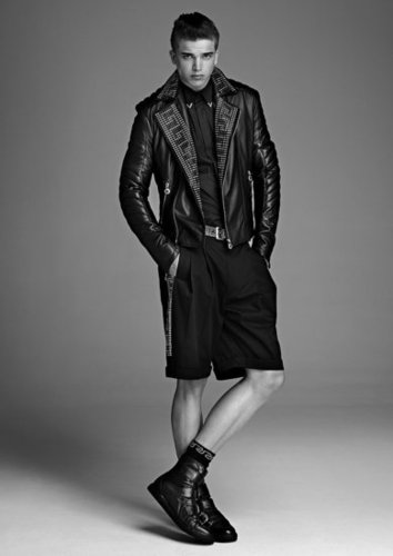 The Versace For H&M Collection Hits Stores Tomorrow — See The Complete Collection One Last Time! The Versace For H&M Collection Hits Stores Tomorrow — See The Complete Collection One Last Time!