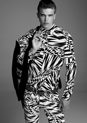 The Versace For H&M Collection Hits Stores Tomorrow — See The Complete Collection One Last Time! The Versace For H&M Collection Hits Stores Tomorrow — See The Complete Collection One Last Time!