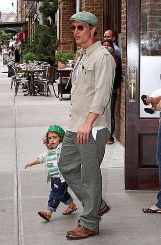 Matthew McConaughey and little Levi looked cute and casual leaving their NYC hotel in June 2010.
Matthew McConaughey and little Levi looked cute and casual leaving their NYC hotel in June 2010.