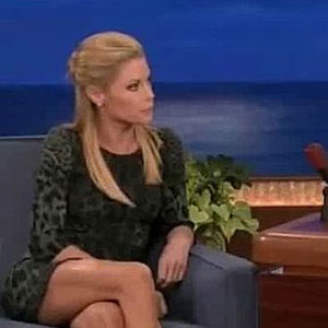 Watch Modern Family's Julie Bowen's Impression of Sofia Vergara!