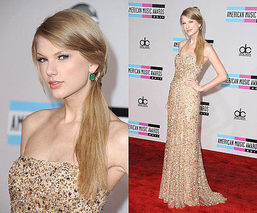 Taylor Swift at 2011 American Music Awards