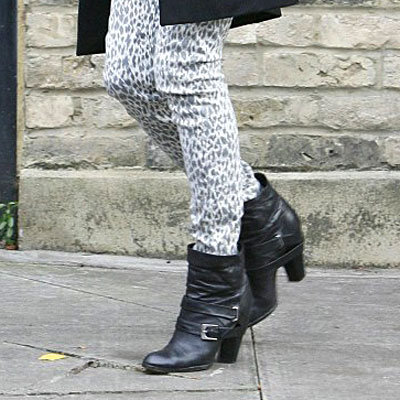 Celebrity Style Quiz For November 27, 2011 Celebrity Style Quiz For November 27, 2011
