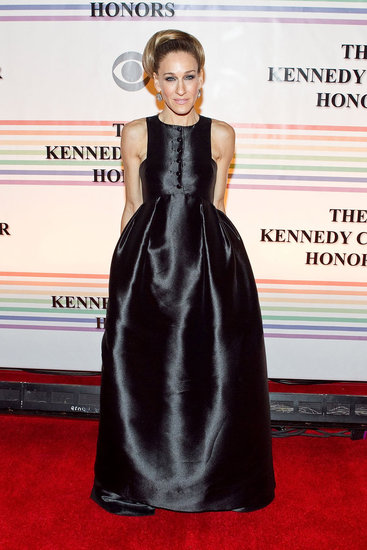 Sarah Jessica Parker made a chic arrival in a black Theyskens’s Theory gown at the 34th Kennedy Center Honors event in Washington, DC.
Sarah Jessica Parker made a chic arrival in a black Theyskens’s Theory gown at the 34th Kennedy Center Honors event in Washington, DC.