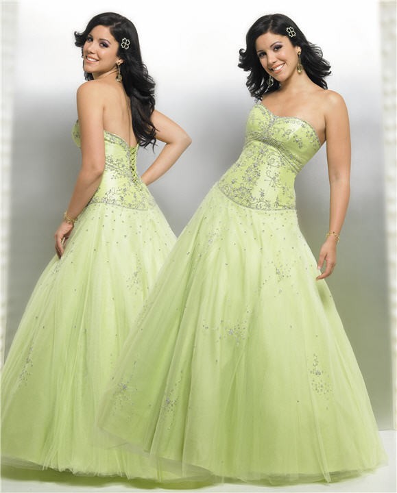 bridal style and wedding ideas: Green Wedding Dresses