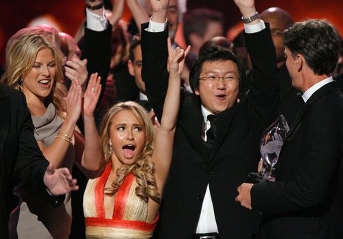 The cast of Heroes celebrated their favorite new TV drama win in 2007.
The cast of Heroes celebrated their favorite new TV drama win in 2007.