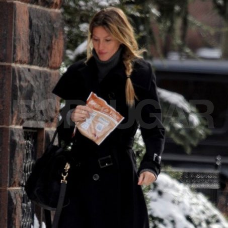 Gisele Bundchen walked in snowy Boston.
Gisele Bundchen walked in snowy Boston.