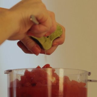 Fresh Tomato Salsa -- Replacement Video 1/27/11 Fresh Tomato Salsa -- Replacement Video 1/27/11