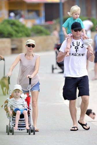 Naomi Watts and Liev Schreiber Beach Pictures With Sons
