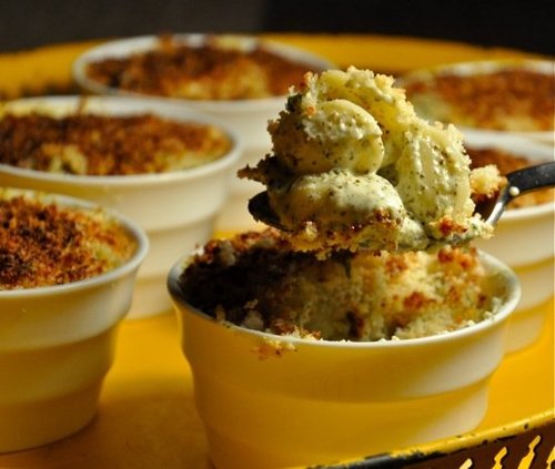 Goat Cheese and Pesto Mac and Cheese Goat Cheese and Pesto Mac and Cheese