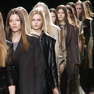 Theyskens' Theory Fall 2012 Runway [Video]