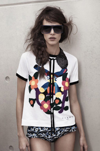 T-shirt, $20
Sequin Collar, $20
Sunglasses, $20
T-shirt, $20
Sequin Collar, $20
Sunglasses, $20
