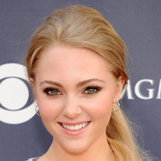 AnnaSophia Robb Cast as Carrie Bradshaw in Carrie Diaries