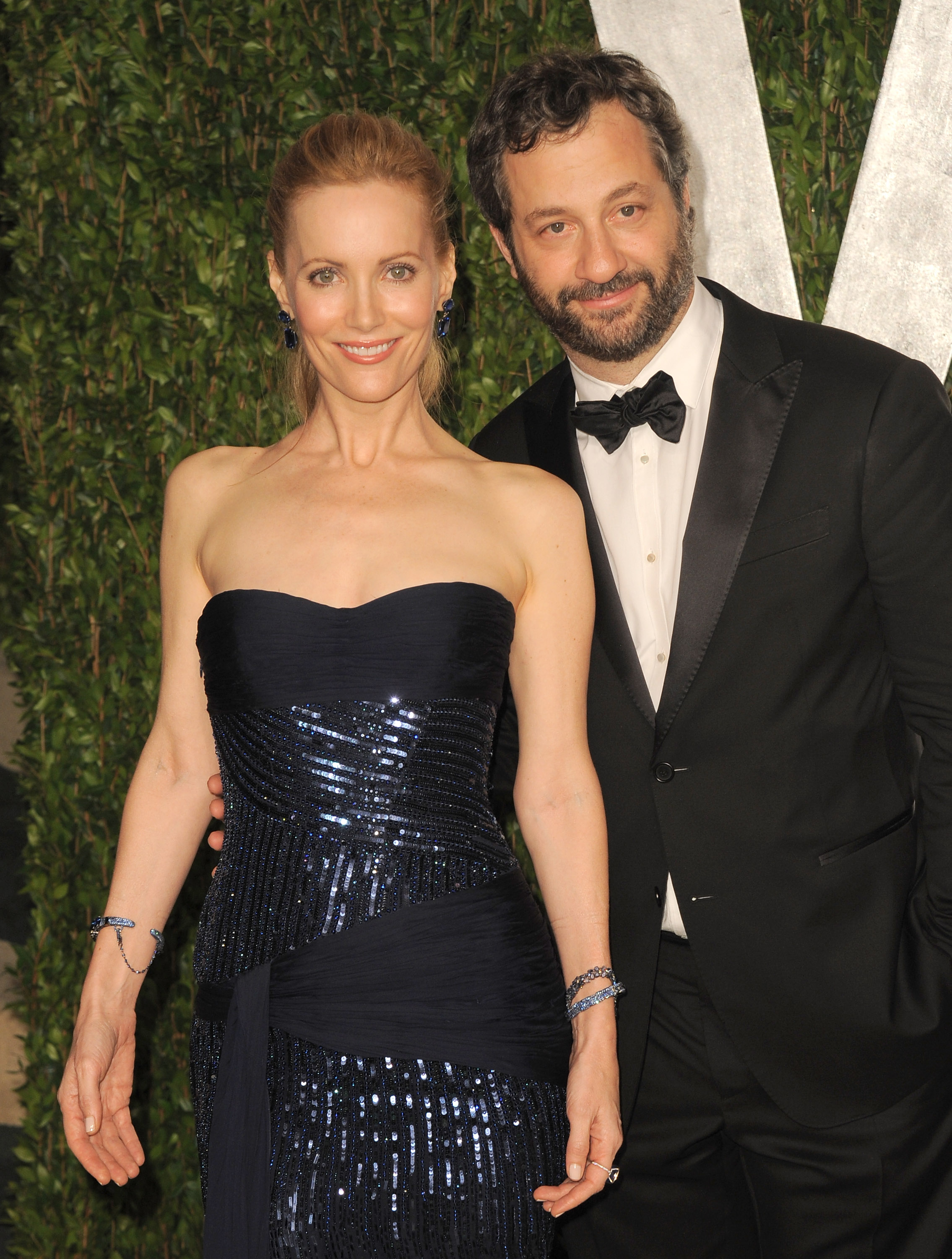 Judd Apatow and his wife Leslie Mann at the Vanity Fair carpet. Judd Apatow and his wife Leslie Mann at the Vanity Fair carpet.