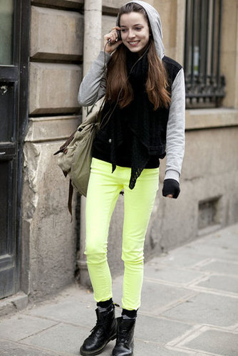 This styler makes a case for the neon jeans trend.
This styler makes a case for the neon jeans trend.