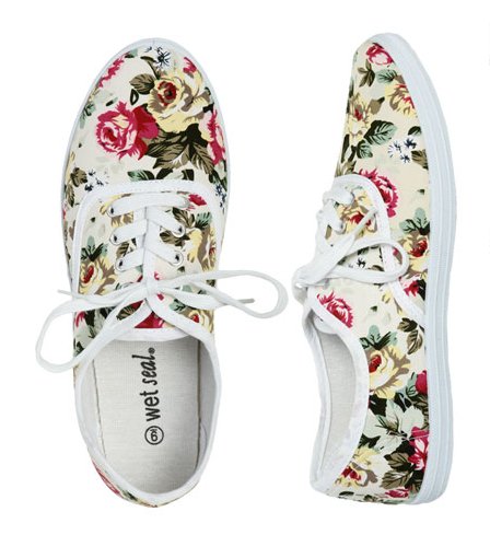 These kickback sneakers are far from boring, we adore the vintage rose print pattern.
Wet Seal Floral Tennis Shoes ($15)
These kickback sneakers are far from boring, we adore the vintage rose print pattern.
Wet Seal Floral Tennis Shoes ($15)
