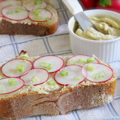 Photo Gallery: Radish Tartines With Bagna Cauda Butter Photo Gallery: Radish Tartines With Bagna Cauda Butter