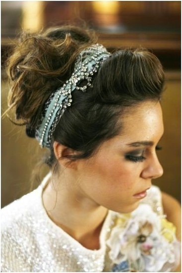 This chic rhinestone hair wrap (US$155) has a beautiful vintage feel and it looks great with a twisted bouffant. Plus, it's a perfect "something blue."
This chic rhinestone hair wrap (US$155) has a beautiful vintage feel and it looks great with a twisted bouffant. Plus, it's a perfect "something blue."