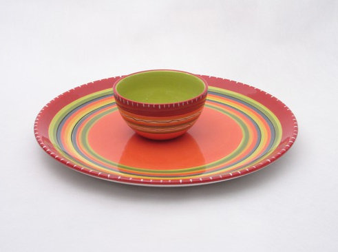 Make your fiesta all the more festive with this splashy orange Hot Tamale Chip and Dip Set ($54).
Make your fiesta all the more festive with this splashy orange Hot Tamale Chip and Dip Set ($54).