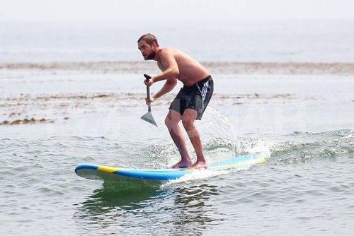 Shirtless Robert Pattinson Plays on the Beach — See Over 100 Pictures! Shirtless Robert Pattinson Plays on the Beach — See Over 100 Pictures!