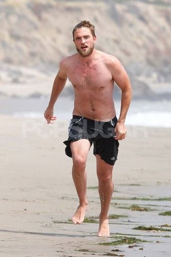Robert Pattinson went running shirtless on the beach.
Robert Pattinson went running shirtless on the beach.