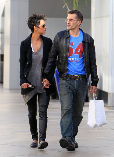 Halle Berry and Olivier Martinez held hands. Halle Berry and Olivier Martinez held hands.