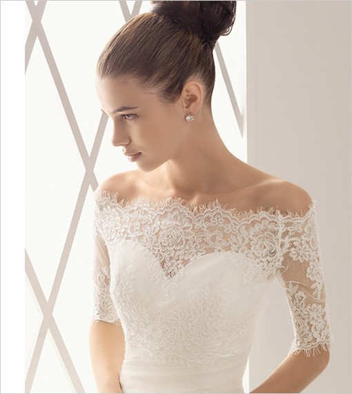 Romantic lace wedding dresses bring the beautiful impression at the bridal
