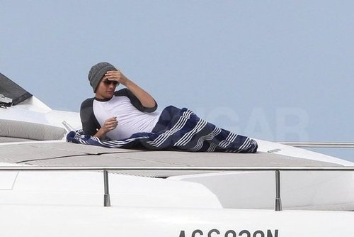 One Direction Celebrates SNL Success With a Shirtless Swim One Direction Celebrates SNL Success With a Shirtless Swim