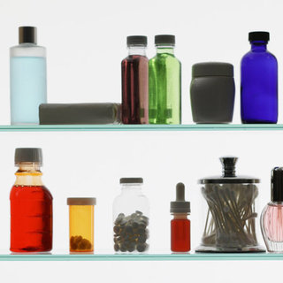 How to Organize a Medicine Cabinet