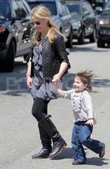 Sarah Michelle Gellar Pictures With Daughter Charlotte Sarah Michelle Gellar Pictures With Daughter Charlotte