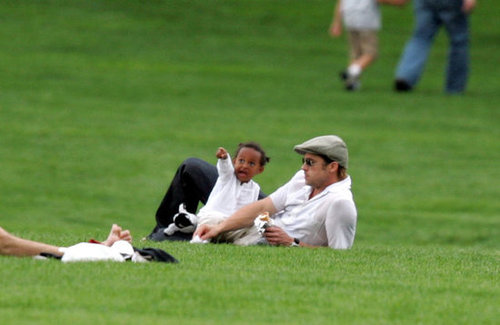 Brad Pitt and Zahara spent a day at the park together in NYC in August 2007.
Brad Pitt and Zahara spent a day at the park together in NYC in August 2007.