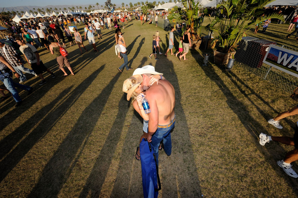 It's a country-fied kiss at the Stagecoach Music Festival in Indio, CA.
It's a country-fied kiss at the Stagecoach Music Festival in Indio, CA.