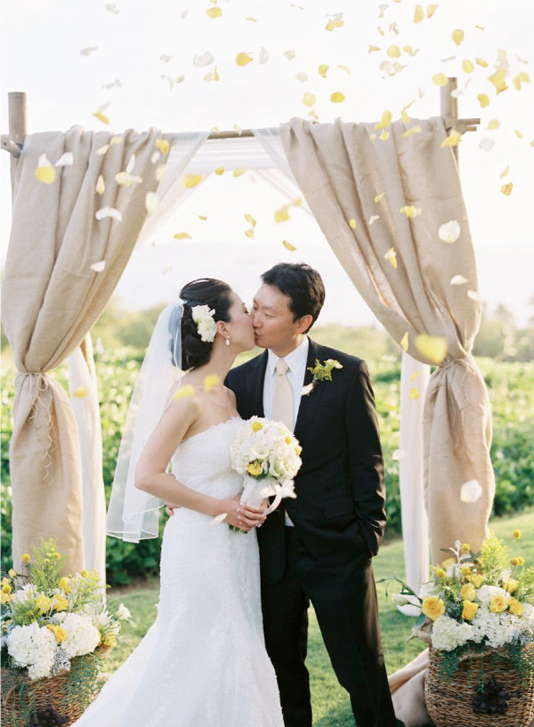 If you're going with simple drapes, then ground the look with sturdy flower baskets to create a gorgeous tableau.
Photo by Wendy Laurel via Style Me Pretty
If you're going with simple drapes, then ground the look with sturdy flower baskets to create a gorgeous tableau.
Photo by Wendy Laurel via Style Me Pretty