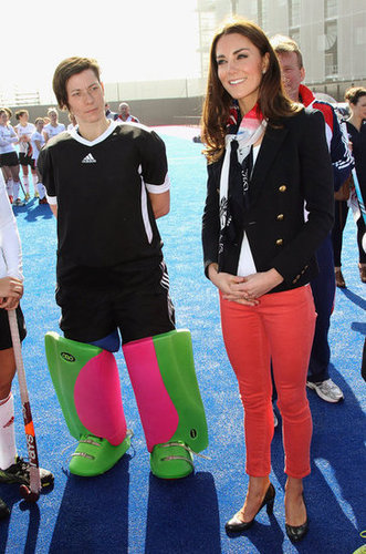 After she finished playing hockey, she dressed up her pink J Brand skinny jeans with a white top, an Emilio Pucci blazer, an official GB scarf, and LK Bennett pumps.
After she finished playing hockey, she dressed up her pink J Brand skinny jeans with a white top, an Emilio Pucci blazer, an official GB scarf, and LK Bennett pumps.