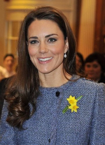 We love the frayed edges of her prim-and-proper blue Missoni coat.
We love the frayed edges of her prim-and-proper blue Missoni coat.
