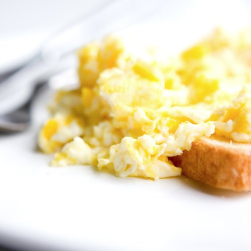 How to Make Fluffy Scrambled Eggs